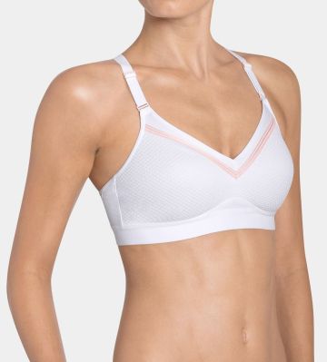 Сутиен Триумф спортен Triaction Free Motion N бял