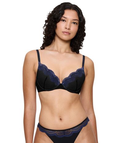 Сутиен Триумф с банел и оформена подплатена чашка с Push Up ефект Comfort Glam WHU черен