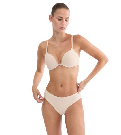 Сутиен Триумф с банел и оформени чашки с повдигащ Push Up ефект Pure Micro WHUF  светло бежов