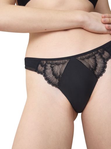 Бикини Триумф тип Прашка Love in Lace String черни