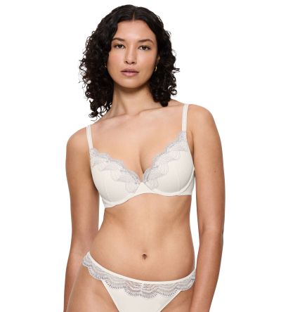 Сутиен Триумф с банел и оформена чашка с Push Up ефект Comfort Glam WHU копринено бял