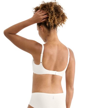 Сутиен Слоги без банел с оформена чашка с Push Up ефект Sloggi Zero Feel Pure The UP Push Bra копринено бял