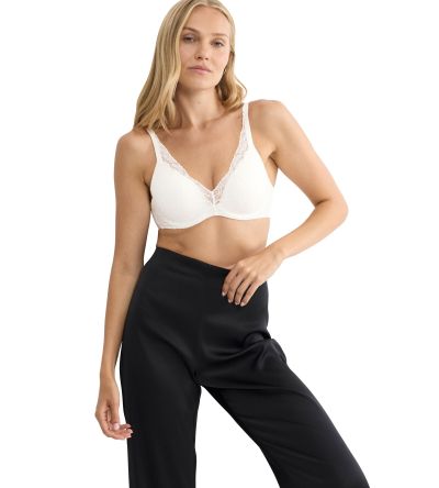 Сутиен Триумф с банел и оформена чашка Body Make up Illusion Lace WP цвят екрю