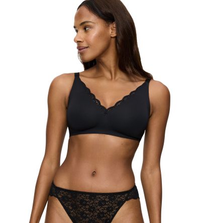 Сутиен Триумф без банел с мека чашка тип Минимайзер Amourette N 01 черен