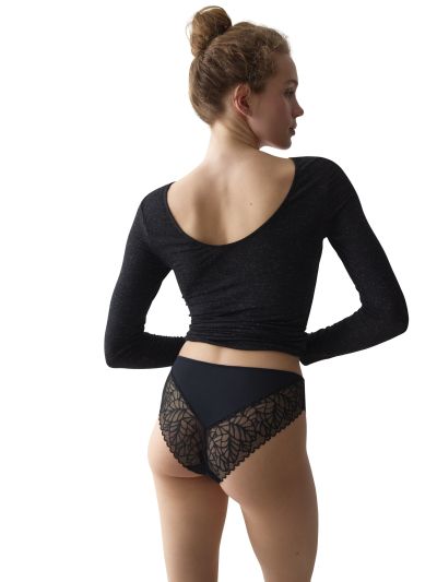Бикини Триумф Класическа кройка Pretty Modal Tai  черни