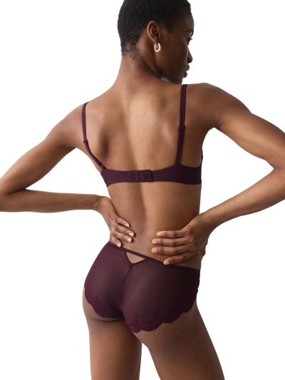 Сутиен Триумф с банел и оформена подплатена чашка с Push Up ефект Comfort Glam WHU бордо