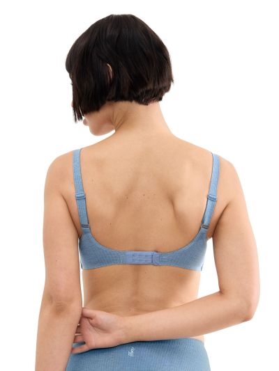 Сутиен Слоги без банел с оформена чашка с повдигащ Push Up ефект Zero Feel Pure THE UP Tshirt Bra светло син